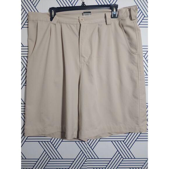 Mens Under Armour Pleated Front Shorts size 38 - Picture 1 of 4